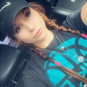 Meet your Posher, Savvi